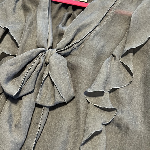 LOFT charcoal grey sleeveless top - Picture 2 of 4